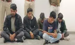 पेपर आउट होने के मामले में पांच छात्र गिरफ्तार पेपर आउट होने के मामले में पांच छात्र गिरफ्तार