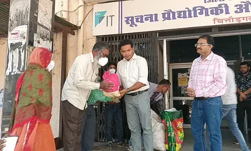 जिला कलक्टर बने निक्षय मित्र, क्षय रोगीयों को दी पोषण सहायता जिला कलक्टर बने निक्षय मित्र, क्षय रोगीयों को दी पोषण सहायता