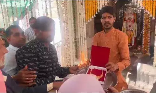 भक्त ने किया हनुमान जी को तीन तोले सोने का हार भेंट