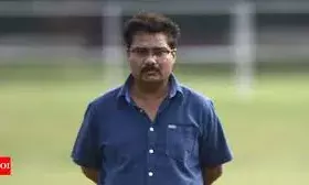 पूर्व अंतरराष्ट्रीय क्रिकेटर नरेंद्र हिरवानी के घर सब्बल लेकर घुसे बदमाश, 45 मिनट में ले गए लाखों का माल पूर्व अंतरराष्ट्रीय क्रिकेटर नरेंद्र हिरवानी के घर सब्बल लेकर घुसे बदमाश, 45 मिनट में ले गए लाखों का माल