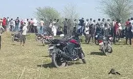 बनास नदी में नाव पलटने से तीन युवक लापता