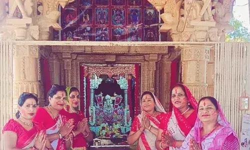 नौगांवा सांवरिया सेठ मंदिर में फाल्गुन एकादशी के मौके पर फागोत्सव मनाया