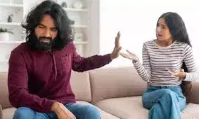 शादीशुदा जिंदगी में नहीं चाहते कोई क्लेश, तो वास्तु के इन बातों का जरूर रखें ख्याल शादीशुदा जिंदगी में नहीं चाहते कोई क्लेश, तो वास्तु के इन बातों का जरूर रखें ख्याल