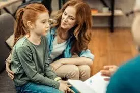 बच्चों को देना चाहते हैं अच्छी परवरिश? सबसे पहले खुद में बदलें ये आदतें