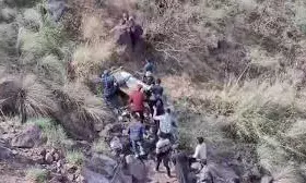 रियासी में बड़ा हादसा, गहरी खाई में गिरा टेंपो; दर्दनाक हादसे में चार की मौत