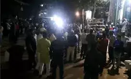 होली-जुमे पर दो पक्ष भिड़े; मस्जिद पर पथराव... कई लोग जख्मी