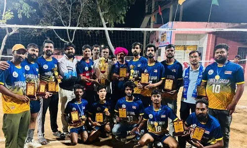 तीन दिवसीय वॉलीबॉल प्रतियोगिता के फाइनल मुकाबले में श्रीजी ग्रुप विजेता तीन दिवसीय वॉलीबॉल प्रतियोगिता के फाइनल मुकाबले में श्रीजी ग्रुप विजेता