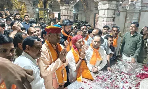 जोशी ने किए सांवरिया सेठ के दर्शन जोशी ने किए सांवरिया सेठ के दर्शन