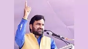 बेनीवाल ने बीजेपी और कांग्रेस को सांपनाथ और नागनाथ बताते हुए कहा दोनों दल मिलकर गुमराह कर रहे जनता को बेनीवाल ने बीजेपी और कांग्रेस को सांपनाथ और नागनाथ बताते हुए कहा दोनों दल मिलकर गुमराह कर रहे जनता को
