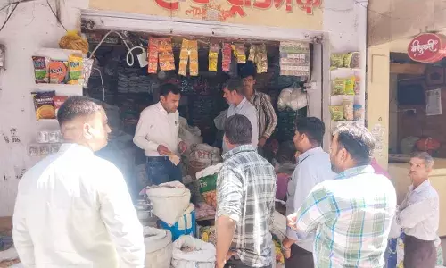 पैकिंग नामचीन कम्पनियों की, अन्दर माल स्थानीय, ऐसे लूटा जा रहा है लोगों को