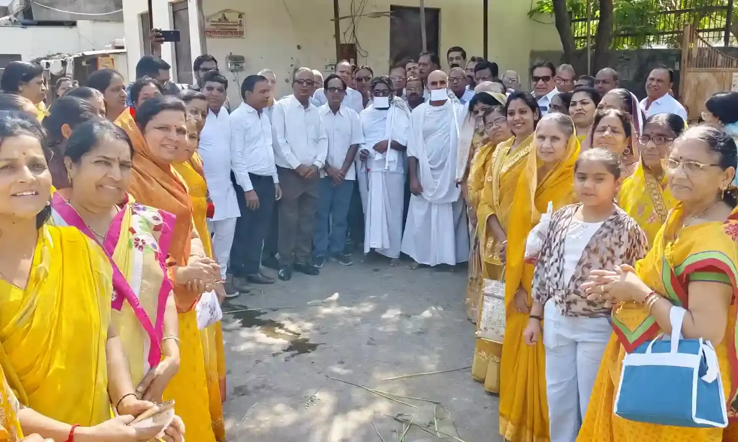 गो माता का दूध ,अमृत के तुल्य :वीतराग मुनि गो माता का दूध ,अमृत के तुल्य :वीतराग मुनि