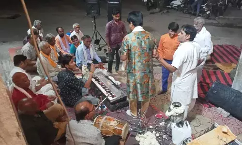भजन संध्या में लिया भक्तों ने भजनों का आनंद