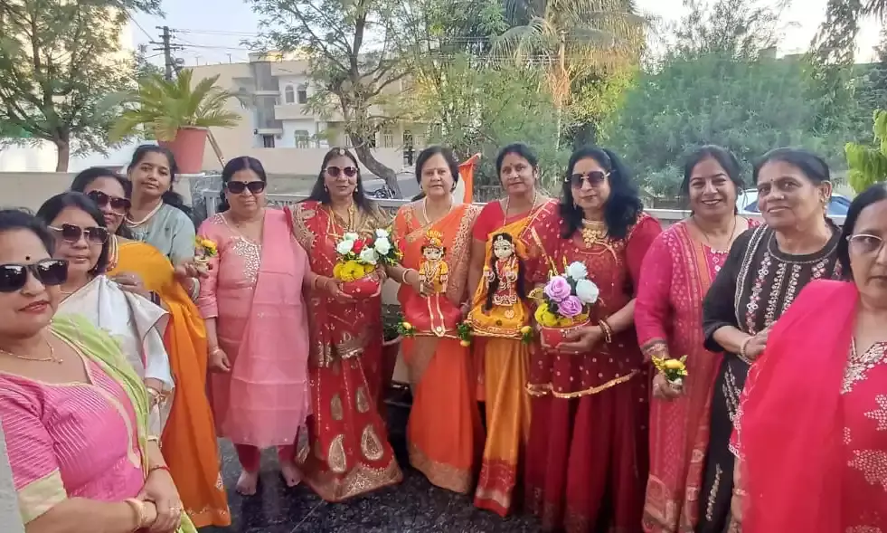 पद्मिनी क्लब ने मनाया गणगौर उत्सव पद्मिनी क्लब ने मनाया गणगौर उत्सव