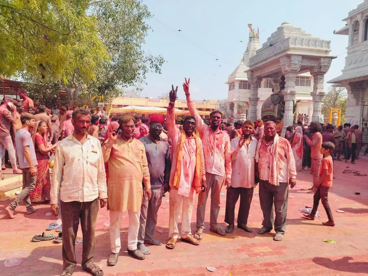श्री कोटडी श्याम संग तेली महासभा ने खेली होली