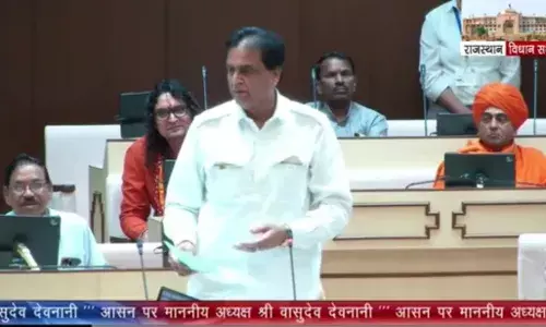 नगर पालिका क्षेत्र में क्षतिग्रस्त सड़कों के सम्बंध में विधानसभा में उठाया प्रश्न