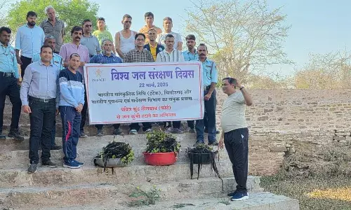 विश्व जल संरक्षण दिवस पर नीलबाव में किया श्रमदान