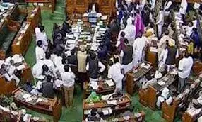 विपक्ष के हंगामे के कारण लोकसभा की कार्यवाही  स्थगित