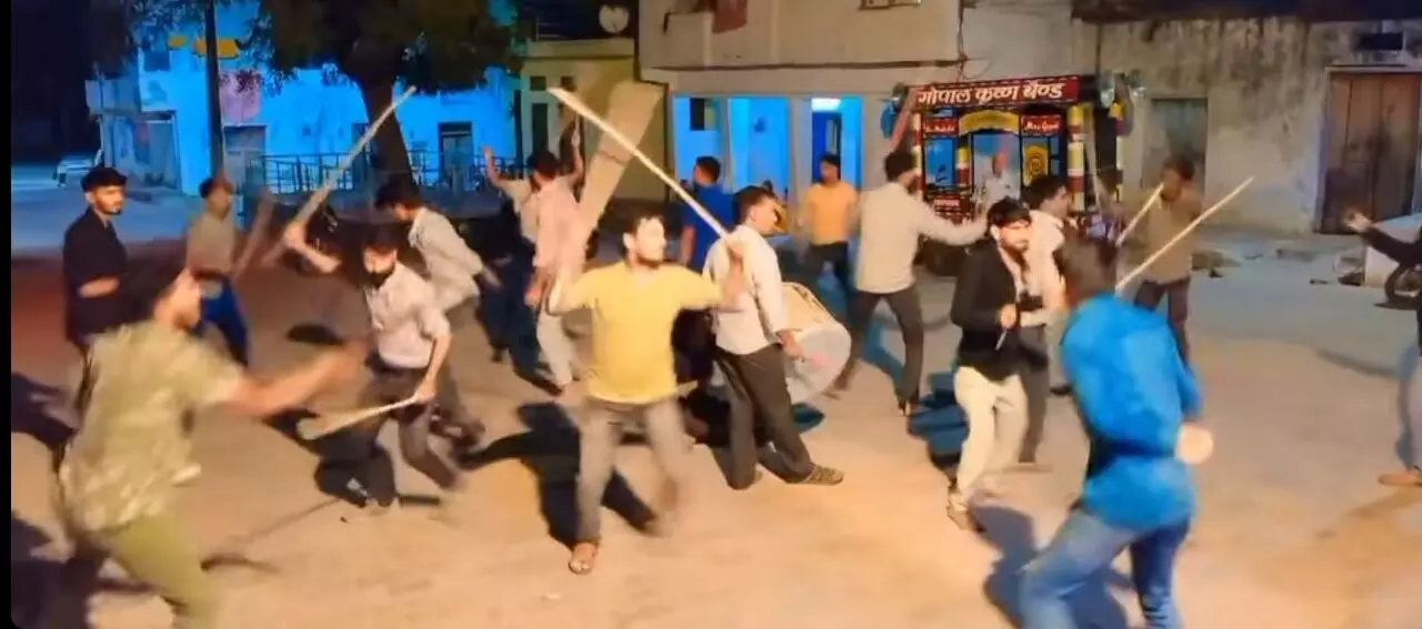 निंबाहेड़ा जाटान में गैर नृत्य का आयोजन निंबाहेड़ा जाटान में गैर नृत्य का आयोजन
