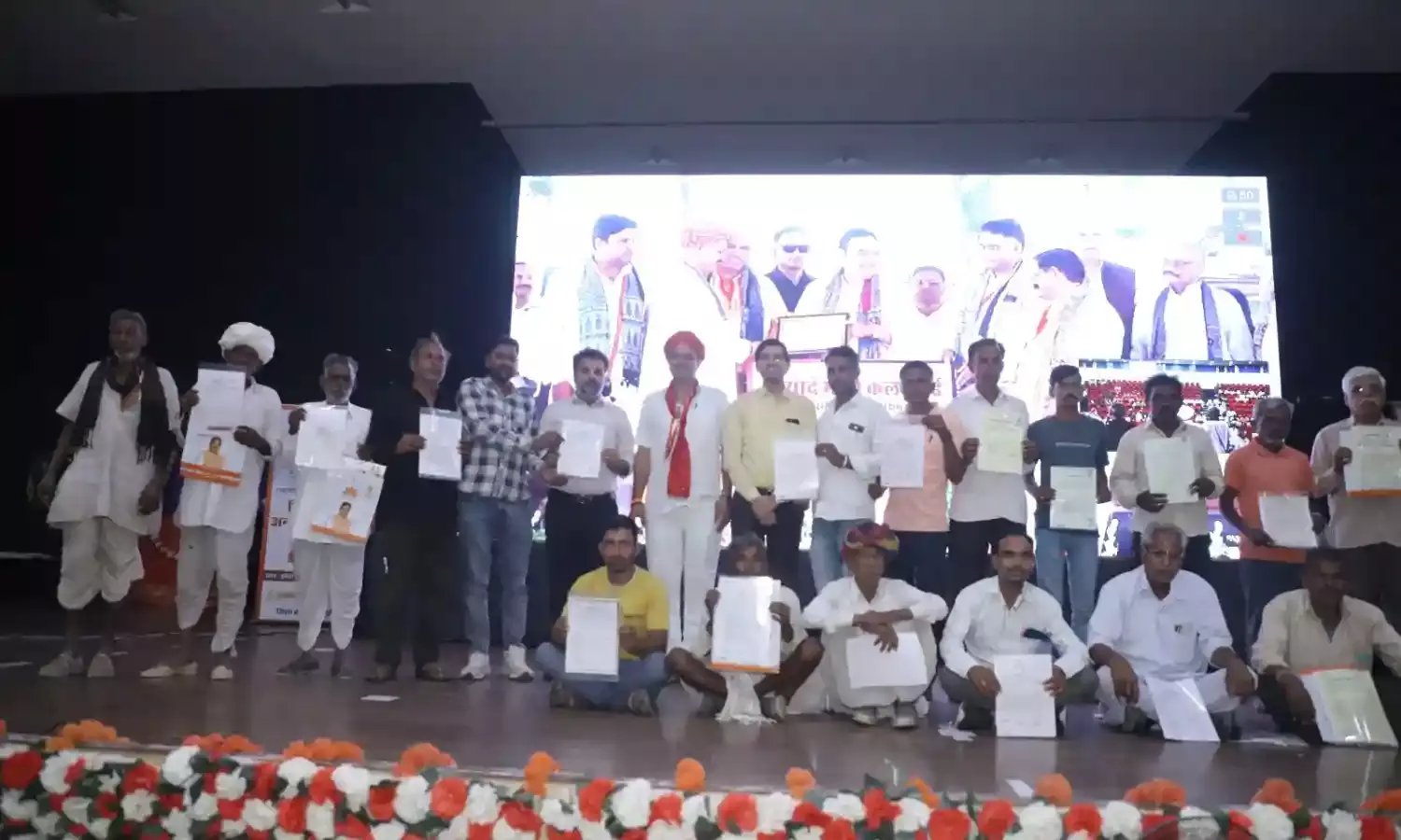 166 लाभार्थियों को योजनाओं का लाभ वितरित