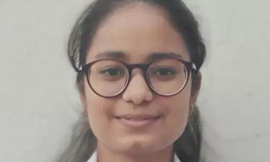 फूलिया कला की निराली बनी डॉक्टर