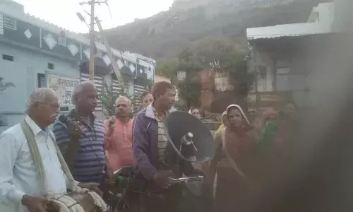 हरि बोल प्रभातफेरी गांधीचौक से हरि बोल प्रभातफेरी गांधीचौक से