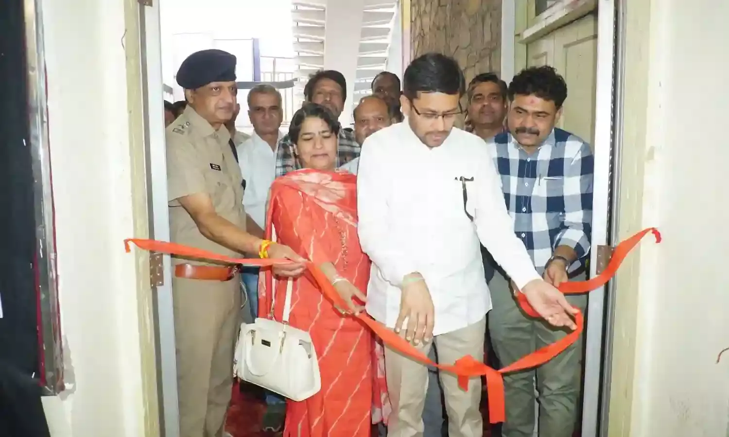 राजस्थान दिवस पर कलक्टर एसपी ने किया सूचना केन्द्र में फोटो प्रदर्शनी का शुभारंभ