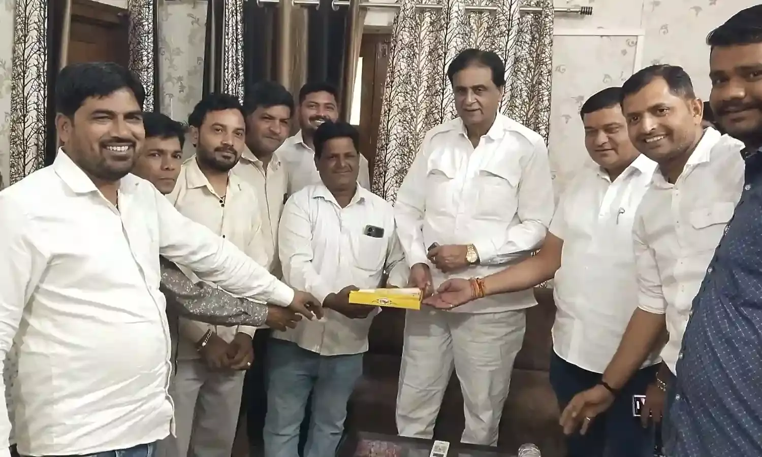 विधायक कृपलानी ने की जनसुनवाई, समस्याओं के निराकरण के लिए अधिकारियों को दिए निर्देश