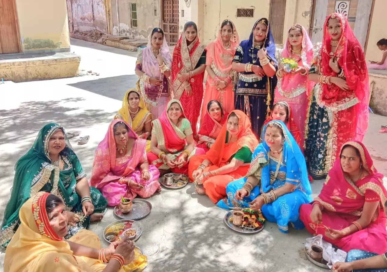 गांवो में महिलाओं ने गणगौर का पर्व मनाया