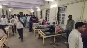 16 लोगों की बिगड़ी हालत  अस्पताल में कराया भर्ती