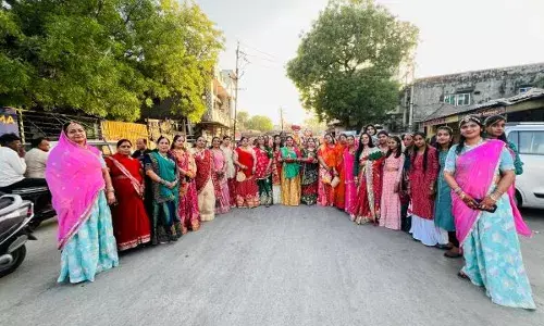ईसर-पार्वती की हुई पूजा, निकाली सवारी, हुआ गीतों व नृत्यों का आयोजन
