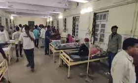 16 लोगों की बिगड़ी हालत अस्पताल में कराया भर्ती 16 लोगों की बिगड़ी हालत अस्पताल में कराया भर्ती