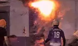 गोदाम में शॉर्ट सर्किट के कारण लगी भीषण आग, लाखों का सामान जलकर राख गोदाम में शॉर्ट सर्किट के कारण लगी भीषण आग, लाखों का सामान जलकर राख