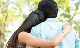 प्रेमिका ने किया प्रेमी का अपहरण, चलती कार में पीटा और फेंका