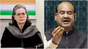सोनिया के बयान पर लोक सभा में हंगामा, कार्यवाही अनिश्चितकाल के लिये स्थगित सोनिया के बयान पर लोक सभा में हंगामा, कार्यवाही अनिश्चितकाल के लिये स्थगित