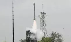 मध्यम दूरी की सतह से हवा में मार करने वाली मिसाइल के सेना संस्करण का सफल परीक्षण