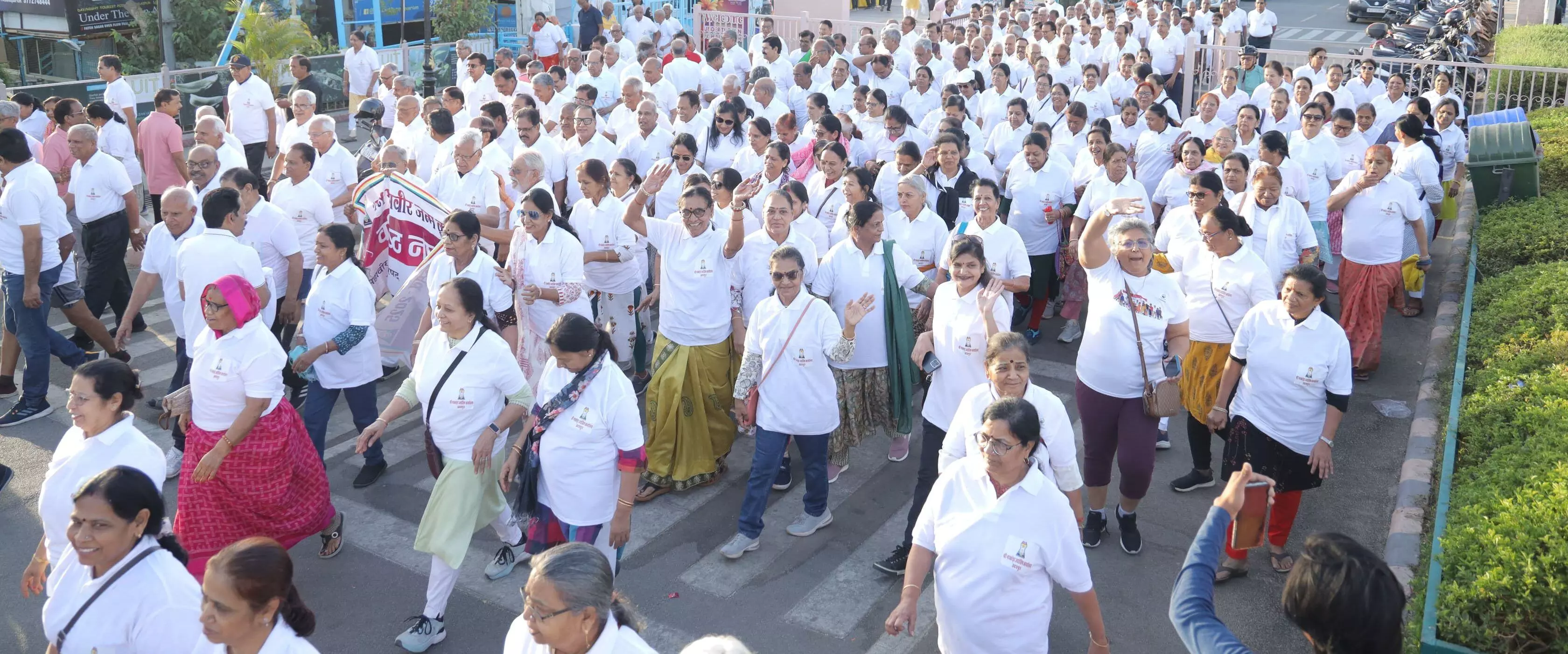 महावीर जयंती महोत्सव : फतहसागर पाल पर मैराथन में दौड़े लेकसिटी के वरिष्ठ नागरिक महावीर जयंती महोत्सव : फतहसागर पाल पर मैराथन में दौड़े लेकसिटी के वरिष्ठ नागरिक