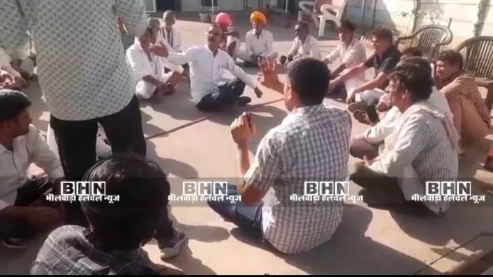 दो बच्चों की मां लापता, 48 घंटे बाद भी तलाश नहीं कर पाई पुलिस, मंडपिया चौकी पर दिया ग्रामीणों ने धरना दो बच्चों की मां लापता, 48 घंटे बाद भी तलाश नहीं कर पाई पुलिस, मंडपिया चौकी पर दिया ग्रामीणों ने धरना