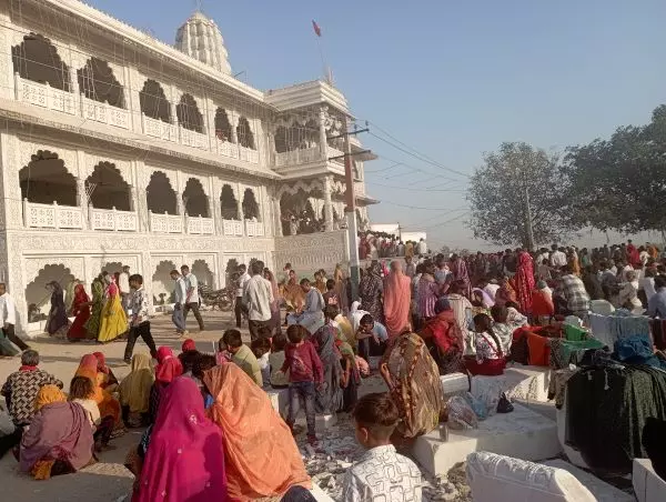 दुर्गा अष्टमी पर धनोप माता मंदिर में उमड़ा आस्था का जन सेलाब, घंटों लाइन में खड़े रहकर श्रद्धालुओं ने किए दर्शन