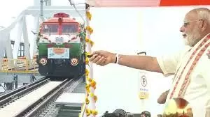 वर्टिकल लिफ्ट पंबन सी ब्रिज का मोदी ने उद्घाटन कर रामनाथस्वामी मंदिर में की पूजा वर्टिकल लिफ्ट पंबन सी ब्रिज का मोदी ने उद्घाटन कर रामनाथस्वामी मंदिर में की पूजा