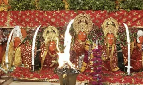 जोगणिया माता मंदिर में उमड़ा श्रद्धा का सैलाब जोगणिया माता मंदिर में उमड़ा श्रद्धा का सैलाब