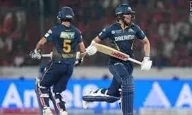 गुजरात ने हैदराबाद को सात विकेट से हराया