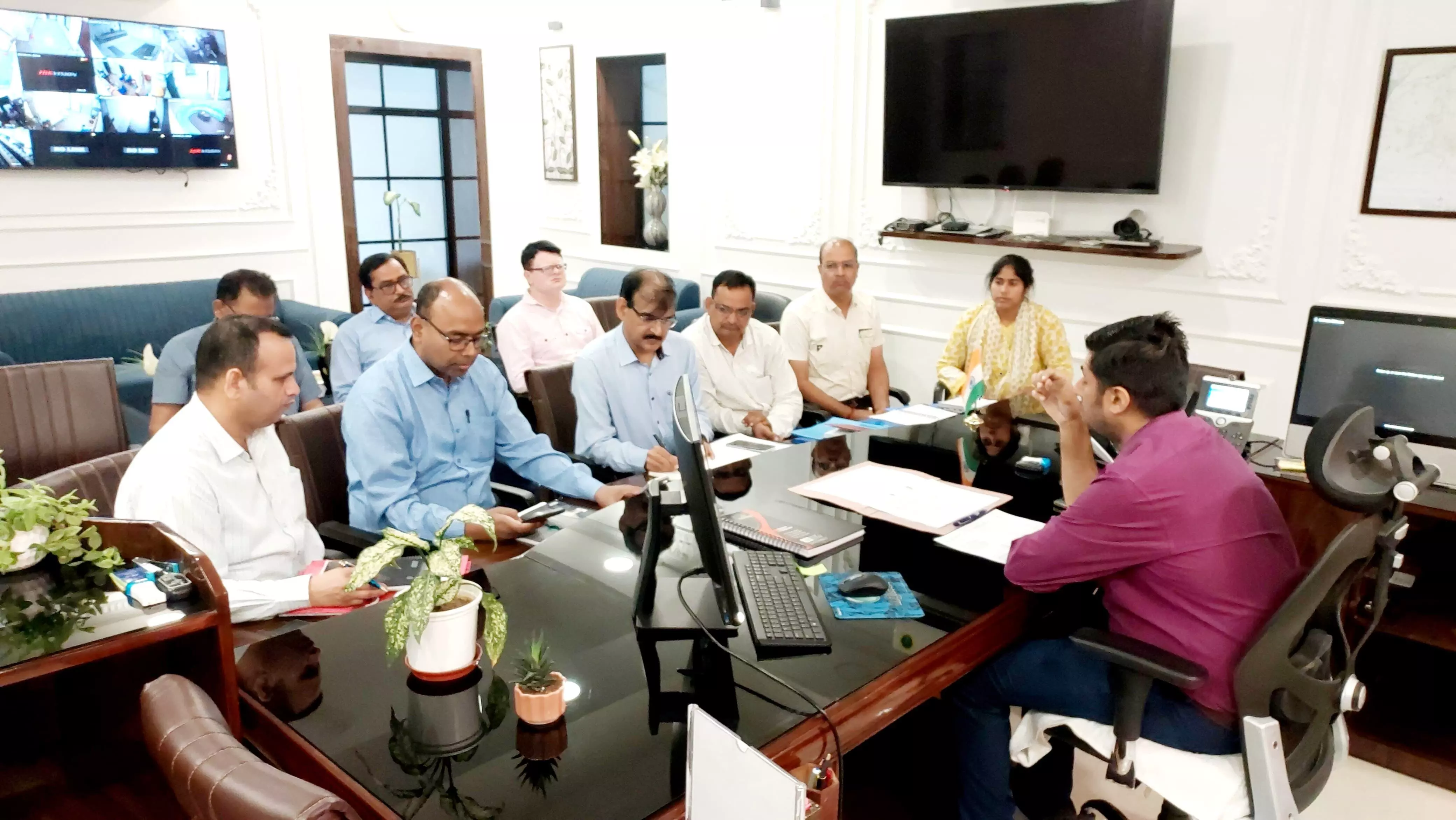 महिलाओं के आजीविका संवर्धन हेतु जिला स्तरीय बैठक सम्पन्न