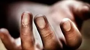 ट्रेन से कटकर युवक की मौत, जांच में जुटी पुलिस ट्रेन से कटकर युवक की मौत, जांच में जुटी पुलिस