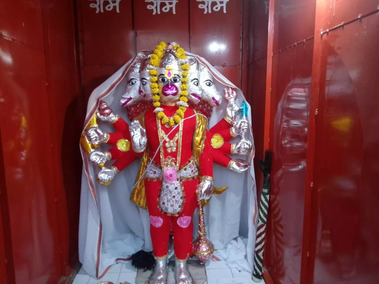 हनुमान जन्मोत्सव 12 अप्रैल को धूमधाम के साथ मनाया जाएगा हनुमान जन्मोत्सव 12 अप्रैल को धूमधाम के साथ मनाया जाएगा