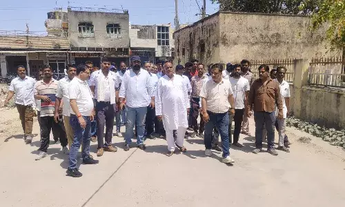 हमीरगढ़ कस्बे को फिर से ग्राम पंचायत बनाने की मांग,कस्बे की दुकाने बंद रखकर जताया विरोध