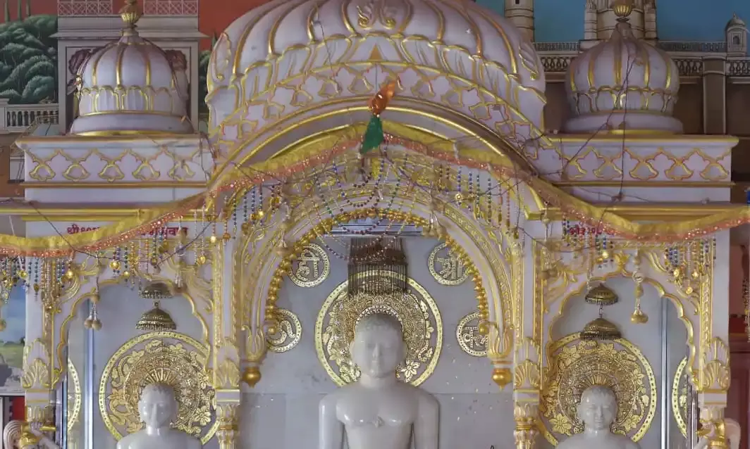 महावीर चैत्यालय में ध्वजा परिवर्तन 10 अप्रैल को महावीर चैत्यालय में ध्वजा परिवर्तन 10 अप्रैल को