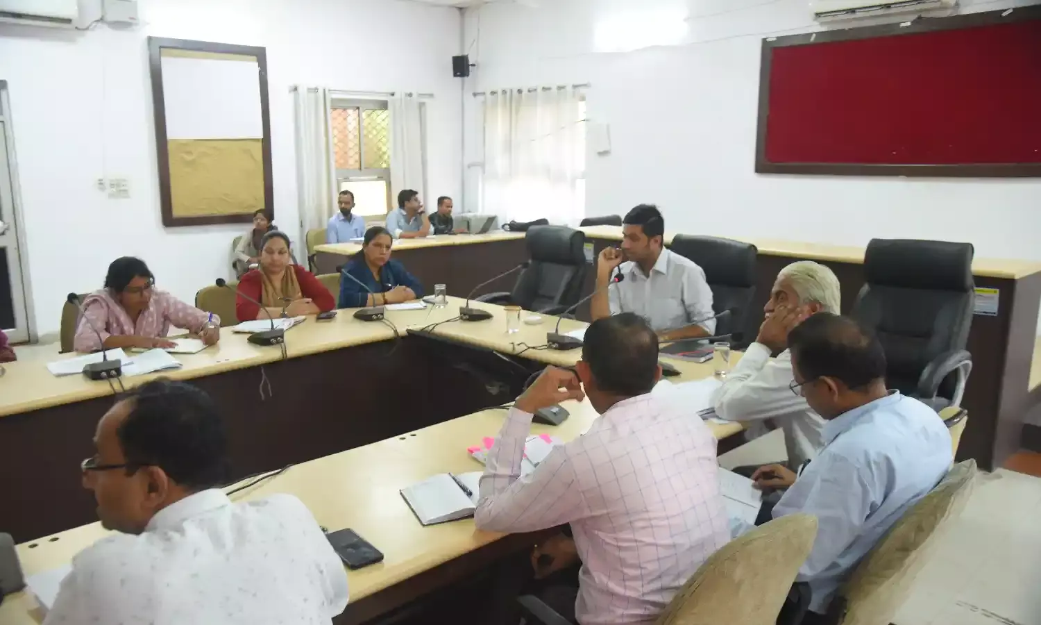 विभागीय कार्यों व योजनाओं की प्रभावी क्रियान्वयन कर समस्त पात्र व्यक्तियों को करे लाभान्वित - जिला कलेक्टर विभागीय कार्यों व योजनाओं की प्रभावी क्रियान्वयन कर समस्त पात्र व्यक्तियों को करे लाभान्वित - जिला कलेक्टर