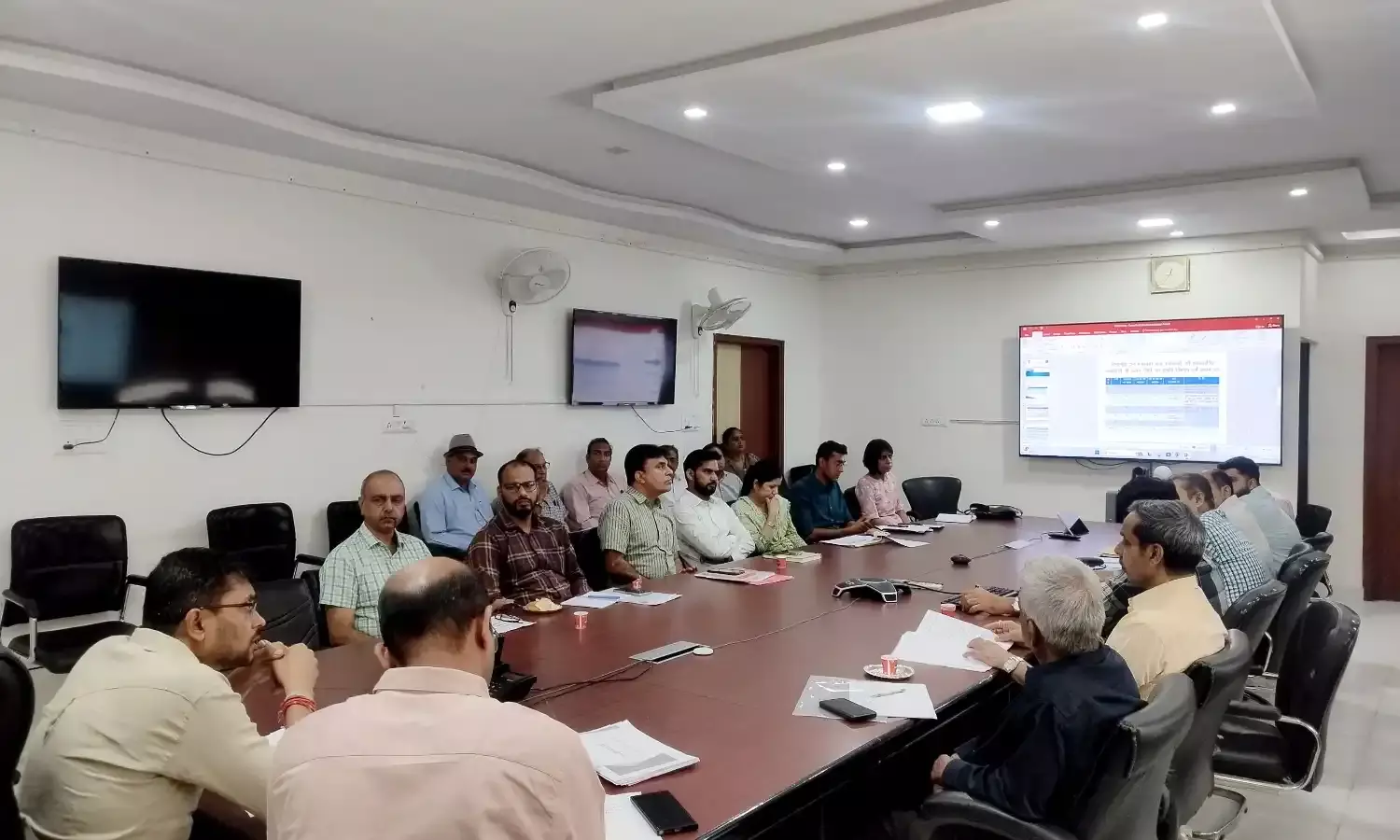 हिट वेव को लेकर अलर्ट मोड पर जिला प्रशासन हिट वेव को लेकर अलर्ट मोड पर जिला प्रशासन