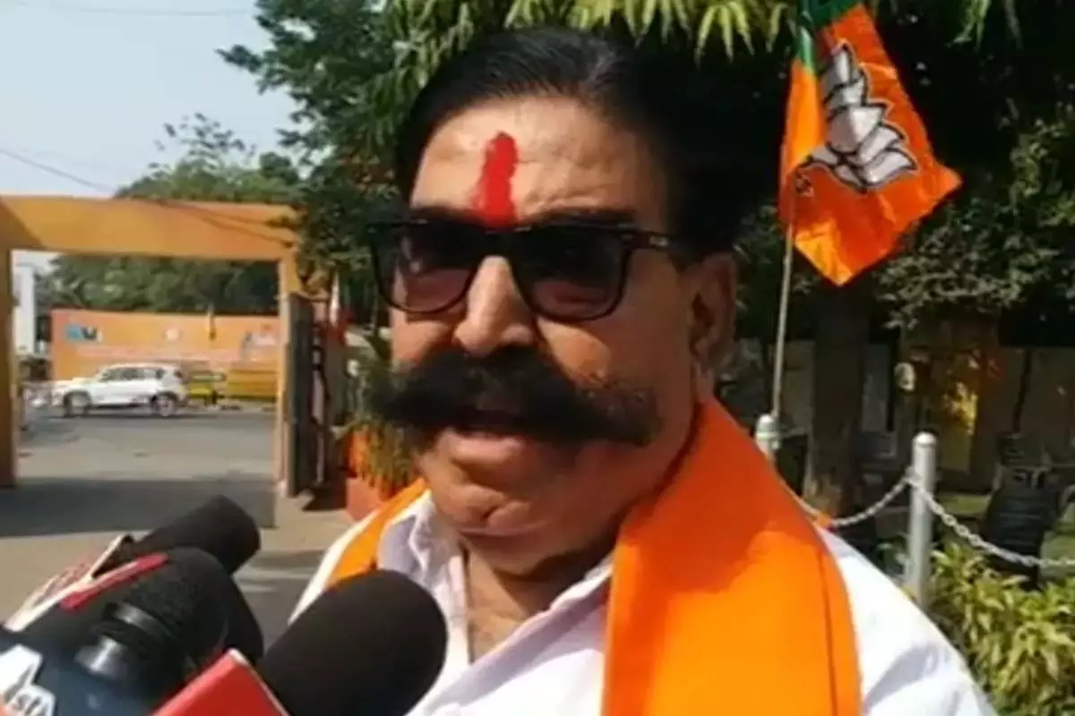 ज्ञानदेव आहूजा BJP से निलंबित, तीन दिन में मांगा नोटिस का जवाब ज्ञानदेव आहूजा BJP से निलंबित, तीन दिन में मांगा नोटिस का जवाब