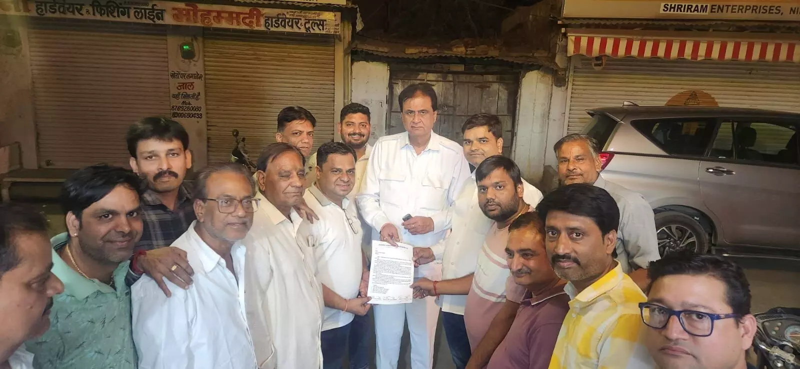 बैंक खाते फ्रीज करने का विरोध, विधायक कृपलानी को सौंपा ज्ञापन बैंक खाते फ्रीज करने का विरोध, विधायक कृपलानी को सौंपा ज्ञापन